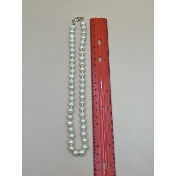 Lot Of 5 Necklaces RMN Avon Express Faux Pearl Gold Tone - Picture 4 of 11